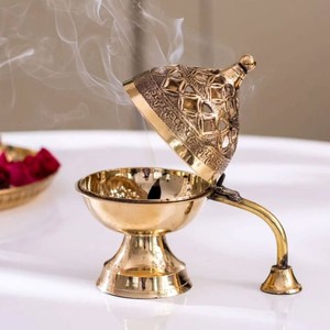 Lampe Diya Religieuse en Laiton Premium pour l'Éclairage des Fêtes, Décoration d'Intérieur, Deepak Traditionnel à Huile, Export Inde - Product Image 2