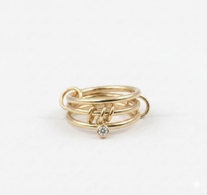 แหวนทองคำแท้ 14K แบบเชื่อมต่อกัน ประดับเพชรเลี้ยงในห้องปฏิบัติการ พร้อมสายทองสามเส้นเชื่อมต่อกัน สามารถซ้อนกันได้ - Product Image 1