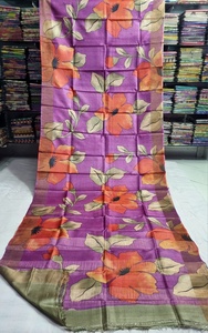 <b>Purple</b> Floral Printed Silk <b>Saree</b> With Gold Border Traditional Indian Wedding Wear For Women - Product Image 4
