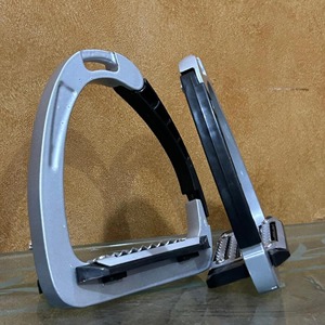 Estribos de Seguridad para Caballos Elite, Estribos de Aluminio Premium, Estribos de Liberación Rápida, Estribos Antideslizantes, Estribos de Hierro para Equitación Inglesa - Product Image 5