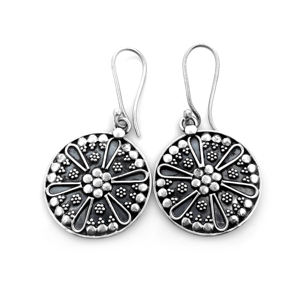 Pendientes de Plata de Ley 925 con Disco Floral Oxidado para Mujer – Joyería Colgante Boho Hecha a Mano - Product Image 4