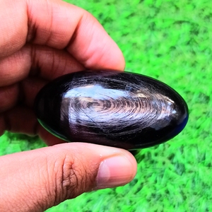 หินไฮเปอร์เธนธรรมชาติทรงชิวลิงกัม ขัดเงาด้วยมือ หินสีเข้มลายเส้น รูปทรงกลม แกะสลักศักดิ์สิทธิ์ สำหรับการทำสมาธิ เรกิ ช่วยบำบัดพลังงานจักระ - Product Image 6
