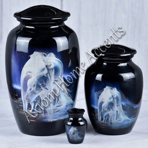 Urna de cremación de aluminio artesanal con hermoso acabado Un recuerdo conmemorativo moderno de Axiom Home Accents - Product Image 5