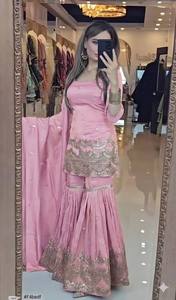 ชุดชาราร่าผ้าไหมสีชมพูหรูหราสำหรับผู้หญิง ปักลายทองคำหนักด้วยด้ายซารี งานปักโกต้าปาตติ ดีไซน์เนอร์ ชุดสำหรับงานแต่งงาน งานปาร์ตี้ ชุดฤดูหนาว ชุดสัลวาร์ คามีซ - Product Image 2