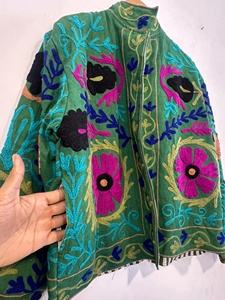 Chaqueta Bomber de Terciopelo Bordada con Diseño Boho Suzani, Reversible, Ecológica, Suave, para Invierno, con Símbolos Yin Yang, Regalo para Ella - Product Image 2