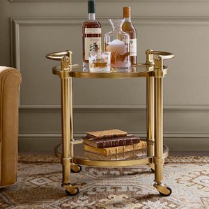 Chariot de bar en laiton avec 2 étagères en verre et 4 roulettes pivotantes, chariot de service contemporain pour hôtel, chariot à boissons - Product Image 2