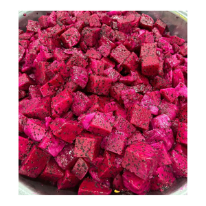 Tranches de fruit du dragon surgelées IQF de qualité supérieure, cubes de fruits tropicaux sucrés, demi-coupes, emballées sous vide pour la restauration en gros - Product Image 1