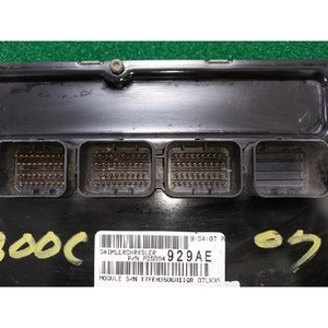 300 ECU y Módulos de Computación Usados 05094929AE - Product Image 3