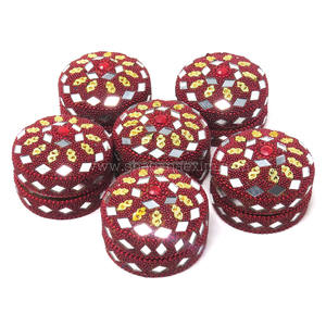 Boîte de rangement pour bijoux en laque perlée, artisanale indienne, avec différentes options de couleurs, style moderne, boîte à pilules - Product Image 1