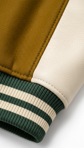 Vêtements en gros de style américain durable avec doublure matelassée et impression par sublimation, collection universitaire vintage - Product Image 4