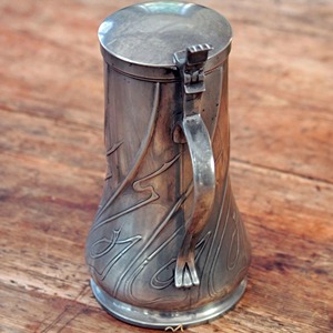 Carafe en argent d'inspiration vintage, design antique, pichet décoratif parfait pour la décoration du salon et de la salle à manger, vente en gros depuis l'Inde - Product Image 5