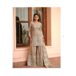 Traje pakistaní para mujer, diseño étnico en tela de seda gruesa para bodas, festivales, fiestas y ocasiones especiales. - Product Image 3