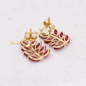 ต่างหูทองคำแท้ 14K ประดับทับทิมทรงมาร์คีส์และเพชรลายใบไม้ ขายส่ง Memoria Jewels - Product Image 4