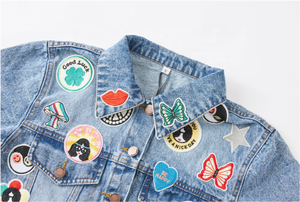 Chaqueta vaquera resistente para mujer – Abrigo de mezclilla duradero con bolsillos en el pecho - Product Image 2