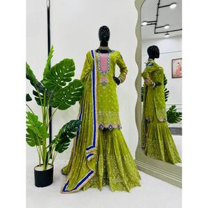 Ensemble de costume de soirée en satin avec broderie et travail de sequins, taille XL - Product Image 3
