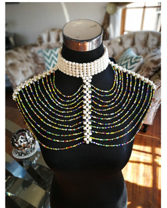 Collier de perles noires et blanches de haute qualité, design tendance, à prix avantageux - Product Image 1