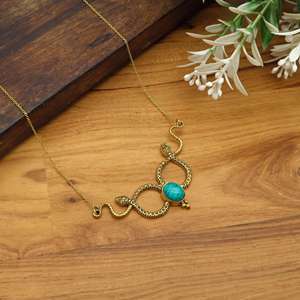Collier Serpent avec Turquoise et Pierre de Lune, Pendentif Double Serpent Doré, Style Bohème Céleste Égyptien, Cadeau - Product Image 4