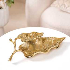 Plateau décoratif élégant en forme de feuille plaqué or, motif végétal irrégulier, design moderne, pièce unique, décoration d'appoint - Product Image 3