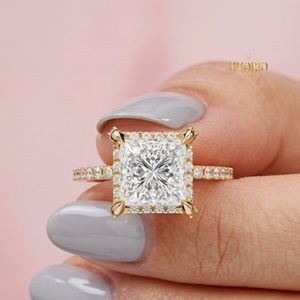 แหวนหมั้นทรงกลมประดับสามเม็ดเงินแท้ 925 ดีไซน์คลาสสิกสำหรับผู้หญิง - Product Image 1