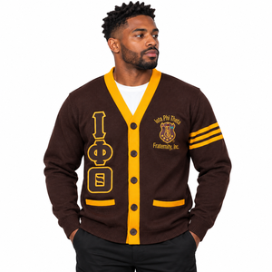 Suéter Cárdigan de Punto Marrón Dorado para Hombre Iota Phi Theta, Bordado con Letras Griegas de la Fraternidad, Cierre de Botones, Cuello en V, Estilo Universitario - Product Image 1