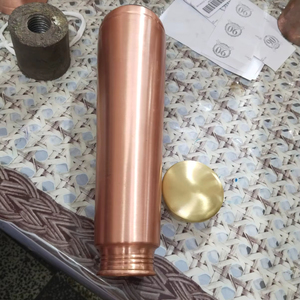 Bouteille en cuivre pour la santé, bouteille en cuivre pour cadeau, bouteille en cuivre pour la maison, bouteille en cuivre pour le bureau, bouteille en cuivre pour le yoga - Product Image 1