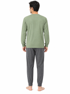 Conjunto de Ropa de Dormir de 2 Piezas para Hombre, de Algodón y Bambú, Camiseta Henley Verde de Manga Larga, Pantalones Grises, Ropa de Dormir Suave para Invierno - Product Image 2
