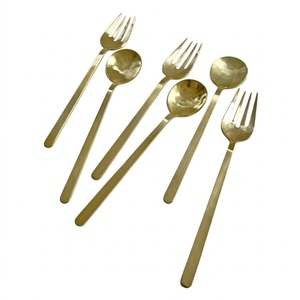 Juego de cubiertos de latón dorado moderno, hecho a mano, con tenedor y cuchara, para mesa, hogar, cocina, restaurante, boda - Product Image 1