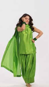 Ensemble Salwar Kameez Plazo et Dupatta de créateur indien, style décontracté et élégant, en crêpe naturel, broderies et sequins, pour mariage - Product Image 5