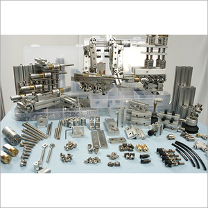 Perfiles de Extrusión Cuadrados de Aluminio Serie 6000 Personalizados para Accesorios de Transmisión de Energía - Product Image 1