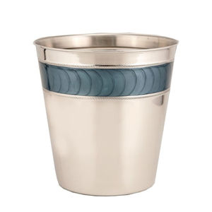 Les poubelles métalliques offrent une solution fiable pour la gestion à long terme des déchets, protégeant les poubelles métalliques des bosses et des rayures. - Product Image 1