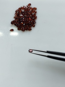 Granate Rojo Natural 4x2.5MM Corte Pera, Gema Suelta de la Mejor Calidad para Joyería - Product Image 2