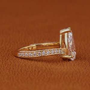 Bague de fiançailles en diamant de laboratoire taille poire 3 carats, or jaune 14K 18K, pavé, pour femme - Product Image 2