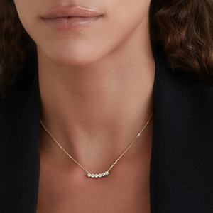 Collier en or 14 carats certifié IGI avec diamants de laboratoire gradués, coupe ronde, cinq pierres, collier en arc incurvé, cadeau d'anniversaire - Product Image 5