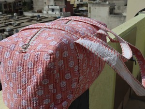 Bolsa de Viaje Acolchada de Algodón con Estampado Floral, Cierre de Cremallera, Gran Capacidad, Portátil, para Fin de Semana, Forro de Poliéster Rajasthan - Product Image 3