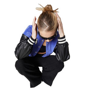 เสื้อแจ็คเก็ตเบสบอลทรงวาร์ซิตี้สำหรับผู้หญิง คุณภาพพรีเมียม ทรงครอปเข้ารูป ปักโลโก้ตามสั่ง ผ้าคอตตอนผสม สีตามสั่ง ขายส่ง - Product Image 5