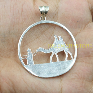 Collar con Colgante de Caravana del Desierto de Camellos en Plata de Ley 925, Hecho a Mano, Silueta Árabe, Amuleto Redondo, Joyería Nómada de Oriente Medio, Regalo - Product Image 4