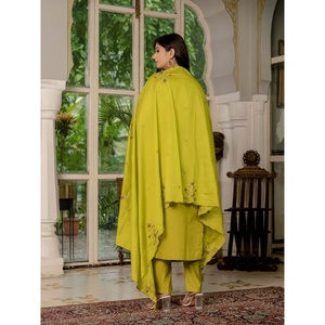 Ensemble élégant pour femmes, Kurti, pantalon et dupatta droits - Product Image 3