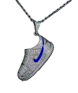 Pendentif chaussure bicolore pendentif en argent sterling Moissanite pendentif baskets personnalisé - Product Image 1