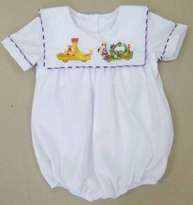Ensembles de vêtements pour garçons brodés à la machine sur le thème du Mardi Gras. Vente en gros depuis le Vietnam. - Product Image 6