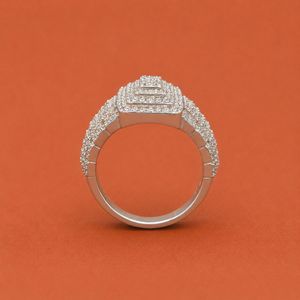 Bague de fiançailles pour homme en argent sterling 925 avec double halo de diamants et tige fendue - Product Image 4