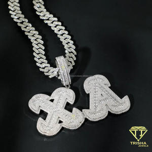 Collier pendentif personnalisé en diamant de laboratoire taille baguette avec plaque nominative et design de lettres étincelantes, bijoux de luxe et de mode - Product Image 3