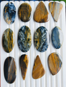 Pietersite naturelle taille coussin cabochon |   Cristal semi-précieux poli à la main |   AMAN GEMS JEWELLERY Vente en gros de pierres précieuses - Product Image 5