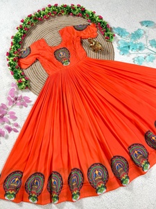 Robe de cérémonie luxueuse de style sud-indien en soie Pulmy pour mariages et galas - Product Image 3