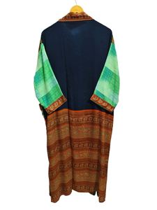Robe kimono en patchwork de sari en soie pure, couvre-maillot de bain, vêtement de nuit, longue robe, kimono en sari indien vintage recyclé fait main - Product Image 6