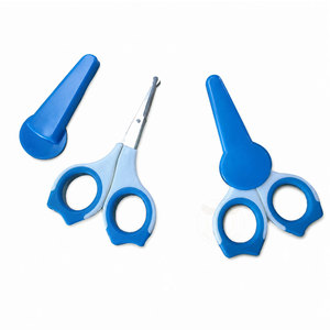 QORVEX INSTRUMENTS Tijeras Profesionales de Acero Inoxidable con Punta Curva para Cutículas, Maquillaje y Cuidado Personal, Lujosas, para Nariz y Víbricas - Product Image 3