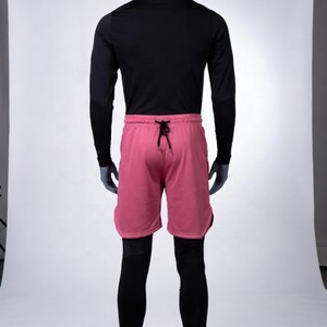 Shorts de sport rose pour homme, longueur genou, avec haut à manches longues noir et leggings de compression pour l'entraînement et la gym - Product Image 2