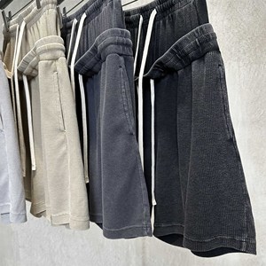 Pantalones Cortos Holgados Unisex Personalizados con Textura Vintage Lavada, Estilo Waffle, Cintura Doble Elástica con Cordón Ajustable y Alta Calidad - Product Image 2