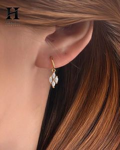 Pendientes de Oro de 14K con Diamantes en Forma de Marquesa, Fabricante de Joyería Fina de Lujo - Product Image 3