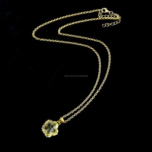 Colgante de cuarzo limón natural con forma de flor, colgante de cristal tallado a mano, collar de piedras preciosas, joyería de moda para mujer, venta al por mayor. - Product Image 3