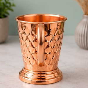 Mug à Moscow Mule en cuivre martelé artisanal, tasse à cocktail en cuivre pur avec poignée en cuivre massif, tasse à bière avec base sur pied en métal - Product Image 2